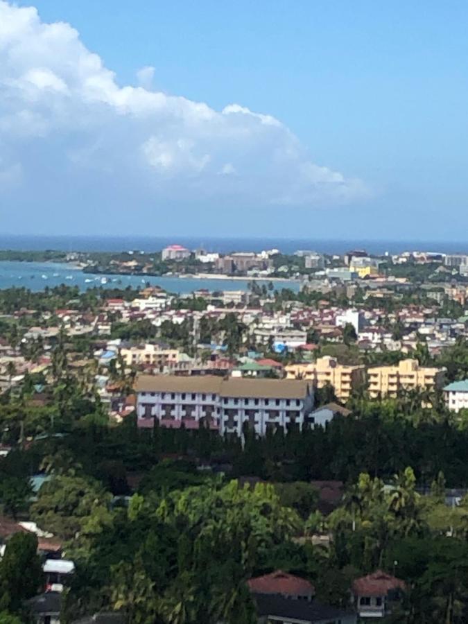 Lark Hotel Дар-эс-Саламе Экстерьер фото