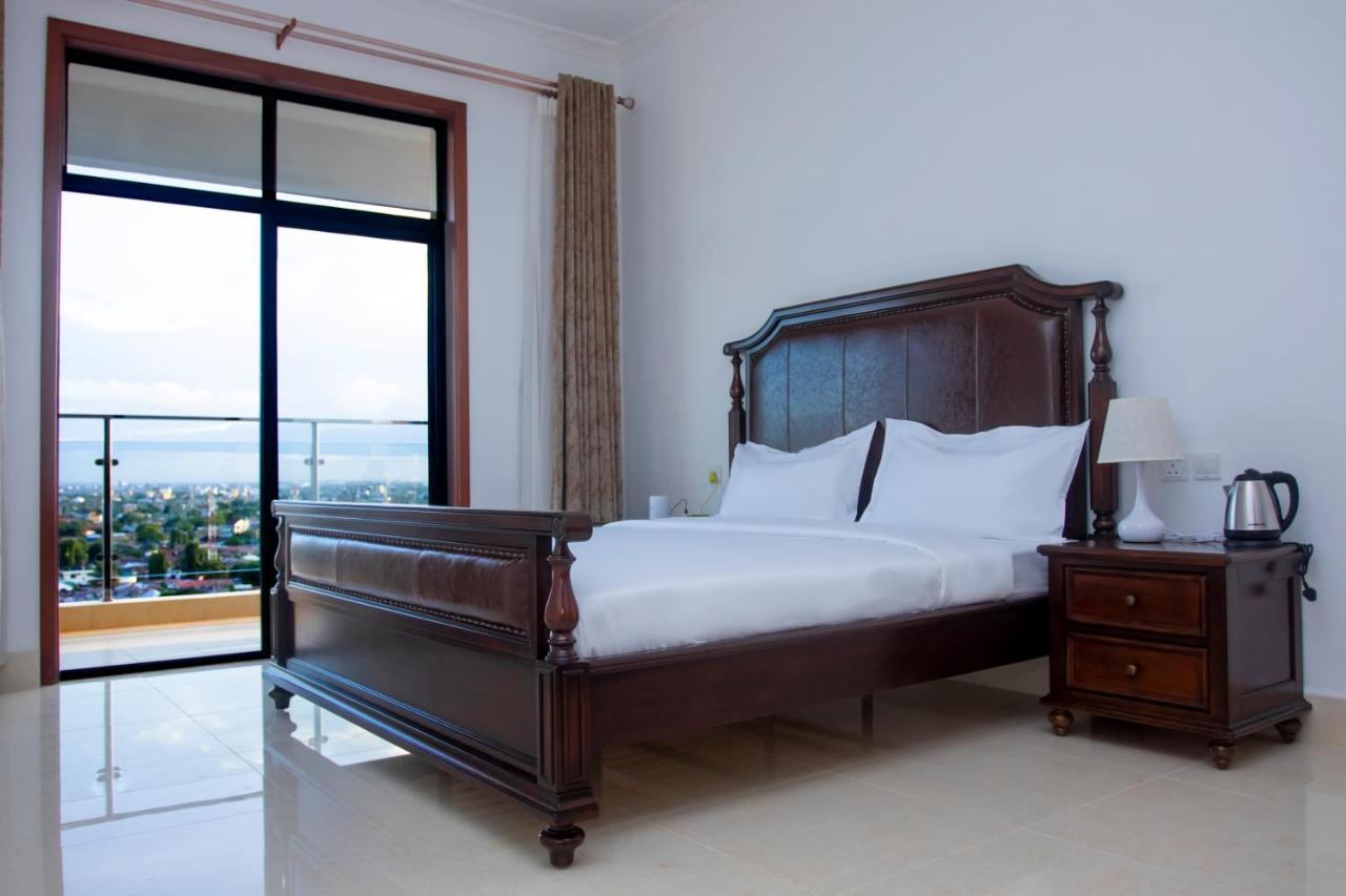 Lark Hotel Дар-эс-Саламе Экстерьер фото